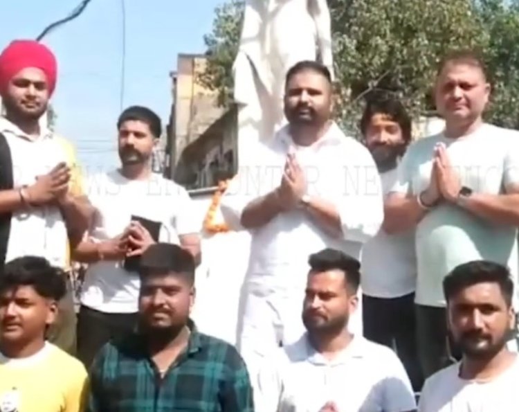 ਪੰਜਾਬ : ਗਾਂਧੀ ਜਯੰਤੀ ਦੇ ਮੌਕੇ ਤੇ ਯੂਥ ਕਾਂਗਰਸ ਨੇ ਪ੍ਰਧਾਨ ਨੇ ਦੀਤੀ ਸ਼ਰਧਾਂਜਲੀ, ਦੇਖੋ ਵੀਡਿਓ