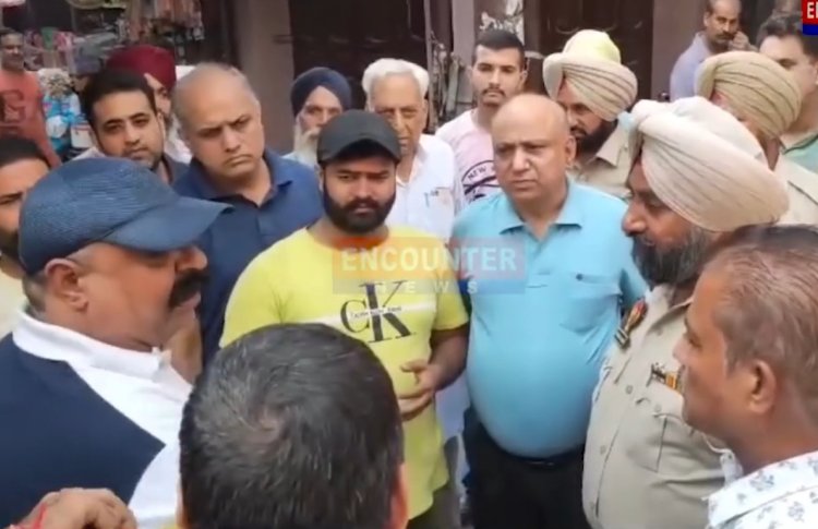 ਪੰਜਾਬ : ਚੋਰਾਂ ਨੇ ਇੱਕ ਹੀ ਰਾਤ ‘ਚ 4 ਦੁਕਾਨਾਂ ਨੂੰ ਬਣਾਇਆ ਨਿਸ਼ਾਨਾ, ਦੇਖੋ CCTV