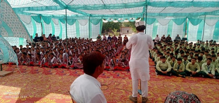 उपमंडल ऊना व बंगाणा के तहत स्कूली बच्चों को गीत-संगीत के माध्यम से आपदा प्रबंधन बारे किया जागरूक