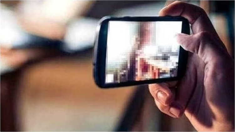 छात्राओं की अश्लील वीडियो बनाने के कांड से मचा हड़कंप 