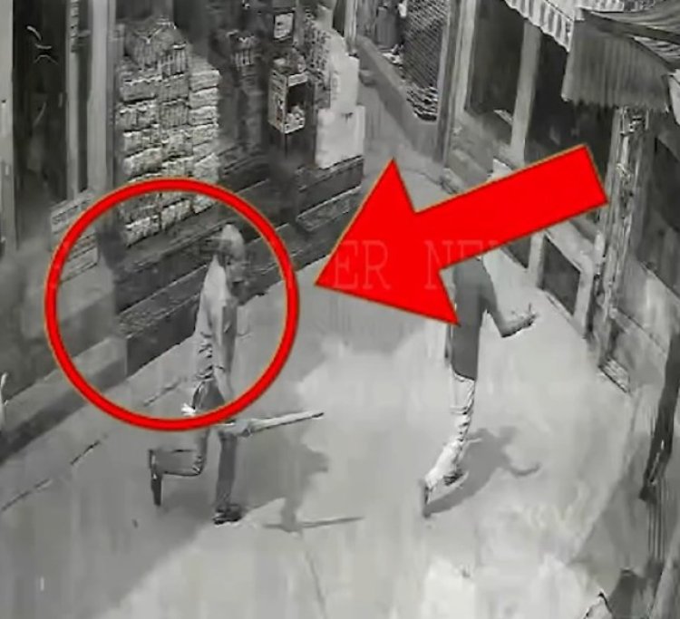 जालंधरः आटे की चक्की से चोरी करता व्यक्ति काबू, देखें CCTV
