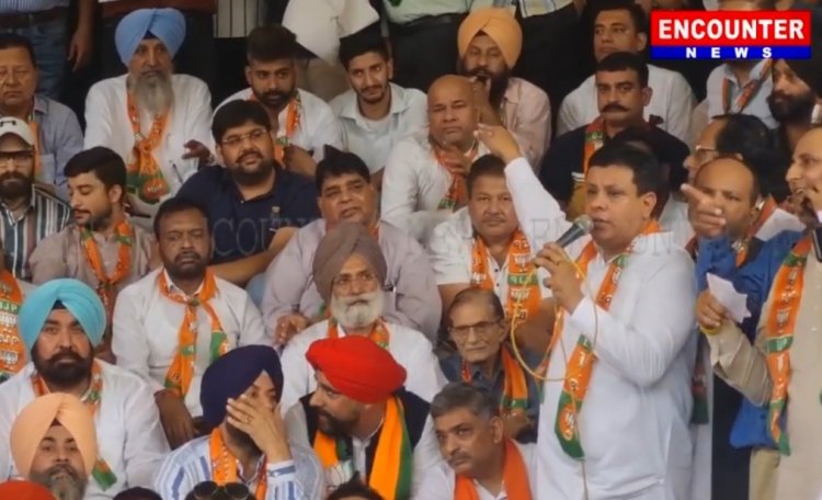 ਪੰਜਾਬ : BJP ਵੱਲੋਂ ਨਗਰ ਨਿਗਮ ਦੇ ਖਿਲਾਫ ਕੀਤਾ ਗਿਆ ਧਰਨਾ ਪ੍ਰਦਰਸ਼ਨ, ਦੇਖੋ ਵੀਡਿਓ