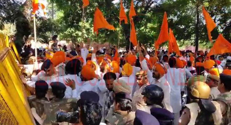 पंजाबः सीएम के आवास के पास अकाली दल का प्रदर्शन, लगाई गई कुर्सियां, देखें वीडियो