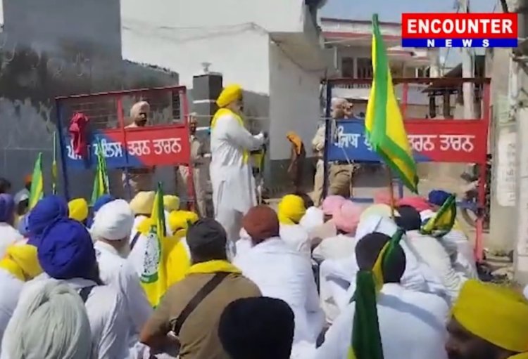 ਪੰਜਾਬ : ਕਿਸਾਨਾਂ ਨੇ ਆਪਣੀਆਂ ਮੰਗਾਂ ਨੂੰ ਲੈਕੇ ਕੈਬਨਿਟ ਮੰਤਰੀ ਦੀ ਕੋਠੀ ਦਾ ਕੀਤਾ ਘਿਰਾਓ, ਦੇਖੋ ਵੀਡਿਓ