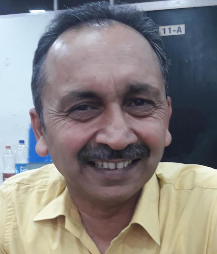 पिछले 75 साल के बाद भी चुनाव आयोग नहीं बढ़ा पाया मतदान