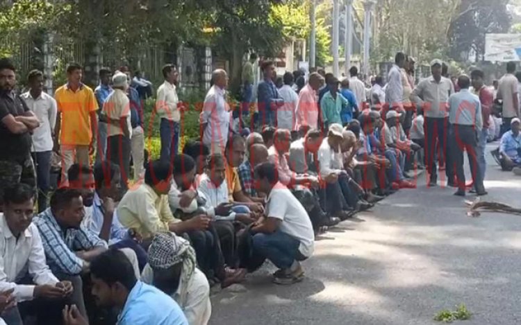 HEC के कर्मचारियों पर किया लाठीचार्ज, भड़के कर्मियों ने किया रोड जाम, देखें वीडियो