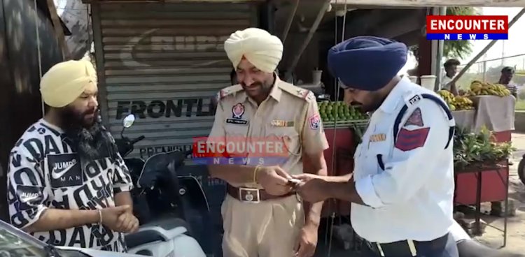 पंजाब : पुलिस ने ट्रैफिक नियम तोड़ने वालों पर लिया एक्शन, देखें वीडियो