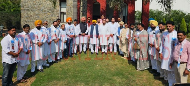 जालंधरः कांग्रेस को बड़ा झटका, कई पूर्व पार्षद आप में हुए शामिल