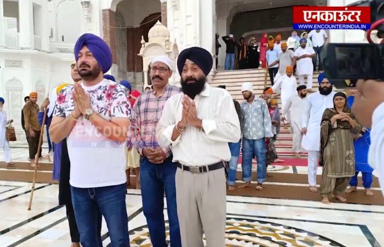 ਪੰਜਾਬ : ਪੰਜਾਬੀ ਸਿੰਗਰ ਮਲਕੀਤ ਸਿੰਘ ਸ੍ਰੀ ਹਰਿਮੰਦਰ ਸਾਹਿਬ ‘ਚ ਹੋਏ ਨਤਮਸਤਕ, ਦੇਖੋ ਵੀਡਿਓ