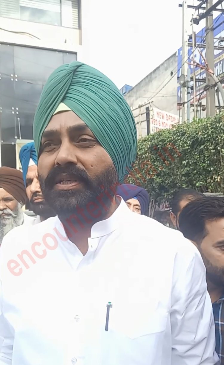 जालंधरः Indo Canadian दफ्तर में पहुंचे ट्रांसपोर्ट मंत्री, मचा हड़कंप, देखें Live