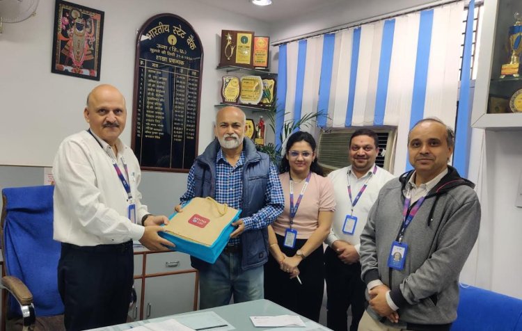 सेवानिवृत प्रधानाचार्य अजीत सिंह को भारतीय स्टेट बैंक ऑफ़ इंडिया ऊना द्वारा किया सम्मानित