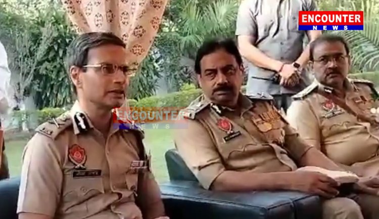 जालंधरः शहीदों को श्रद्धाजंलि देने पहुंचे DGP Gaurav Yadav, सड़क सुरक्षा को लेकर कही ये बात, देखें वीडियो