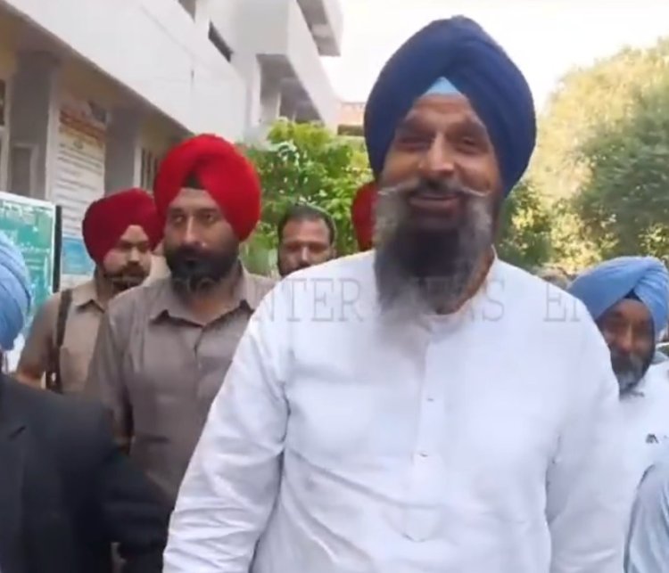 ਪੰਜਾਬ : ਆਪ ਵੱਲੋਂ ਕੀਤੇ ਮਾਣਹਾਨੀ ਕੇਸ ਦੇ ਮਾਮਲੇ ‘ਚ ਅਦਾਲਤ ‘ਚ ਪੇਸ਼ ਹੋਏ ਬਿਕਰਮ ਸਿੰਘ ਮਜੀਠੀਆ, ਦੇਖੋ ਵੀਡਿਓ