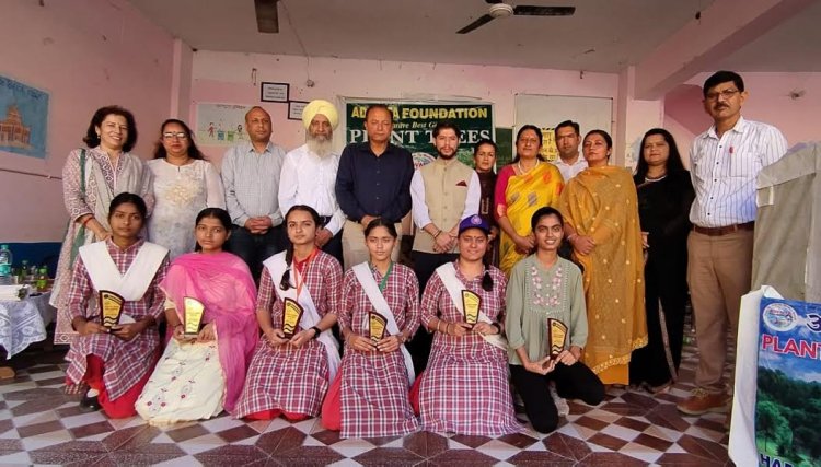 अद्वैता फाउंडेशन ने नवरात्र त्योहार  जरूरतमंद बेटियों की फ़ीस देकर मनाया