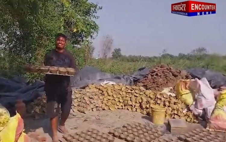 जालंधरः दीपावली पर लगी बाजार में रौनक, कुम्हारों के चेहरों पर आई मुस्कान, देखें वीडियो