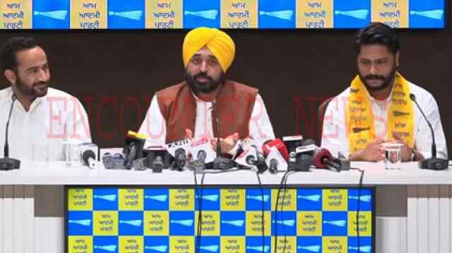 पंजाब: कांग्रेस के पूर्व विधायक दलवीर गोल्डी आप पार्टी में हुए शामिल, देखें वीडियो