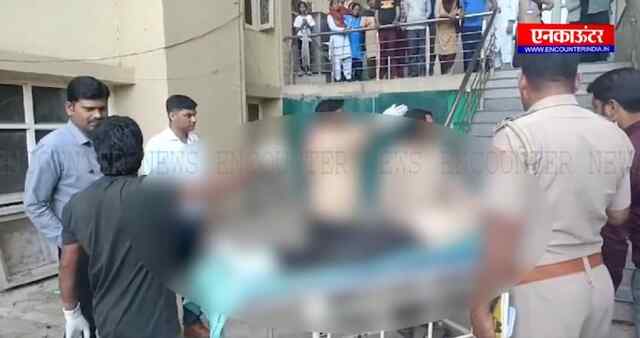 अस्पताल की चौथी मंजिल से कूदा व्यक्ति, मौ’त,  देखें वीडियो