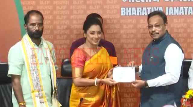 फेमस एक्ट्रेस रुपाली गांगुली और फिल्म डायरेक्टर ने थामा भाजपा का दामन