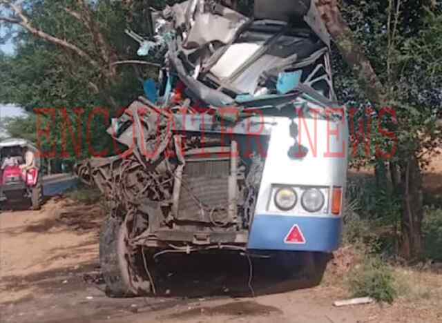 पंजाबः PRTC Bus और टिप्पर में हुई भयानक टक्कर, बस के उड़े परखच्चे, ड्राइवर की टूटी टांगे, देखें वीडियो