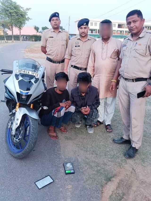 13.13 ग्राम चिट्टे सहित दो काबू
