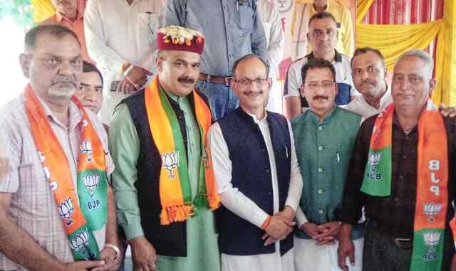 कांग्रेस को हिमाचल से नहीं मिल रहे प्रत्याशी, कांगड़ा में उतार दिया अंबाला वासी: सत्ती