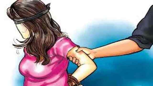 ठरकी प्रिंसिपल ने म्यूजिक टीचर से की छेड़छाड़, FIR दर्ज 