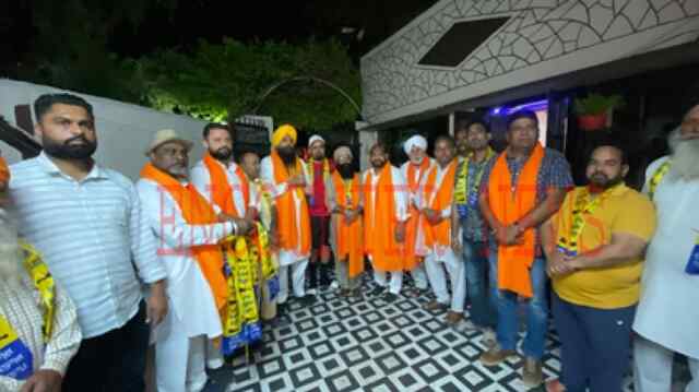 पंजाबः कांग्रेस को झटका, सरपंच सहित कई कार्यकर्ता आप पार्टी में हुए शामिल 