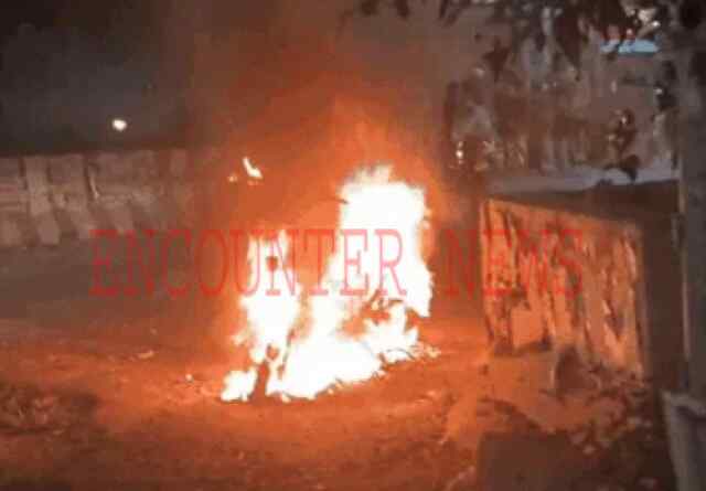 जालंधरः इस इलाके में धू-धू कर जली चलती स्कूटी, देखें वीडियो