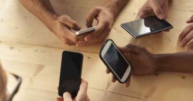 स्कूलों में टीचर्स के लिए बैन हुए मोबाइल फोन