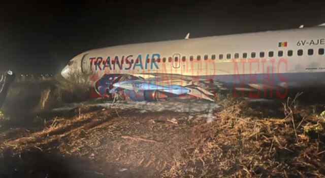 Boeing 737 प्लेन हुआ क्रैश, हादसे में 10 घायल