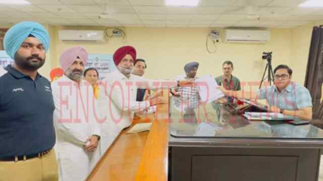 पंजाबः नामाकंन भरने पहुंचे सुखजिंदर रंधावा ने CM के बयान पर साधा निशाना