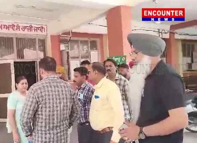 पंजाब : नगर निगम के कर्मी पर हमलावरों ने किया हमला, तोड़ी टांगे, देखें वीडियो