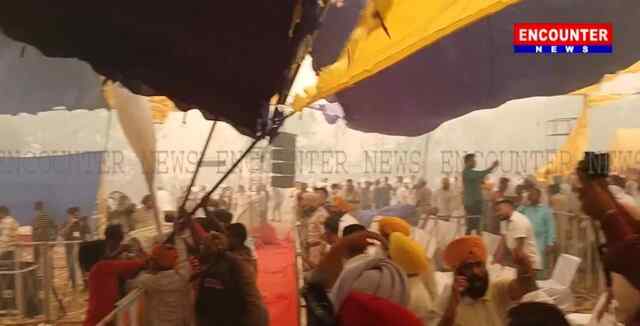 पंजाब : स्टेडियम में नही पहुंचे CM मान, शरारती अनसरों ने लगाई आग, देखें वीडियो