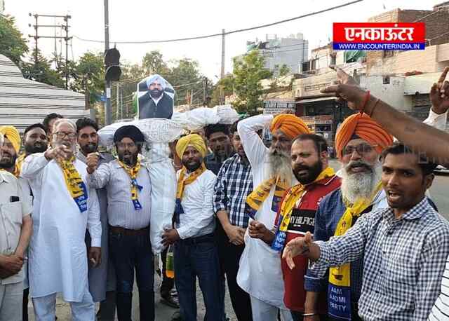 पंजाबः गुरजीत औजला के खिलाफ वाल्मीकि समुदाय में रोष, फूंका पुतला, देखें वीडियो