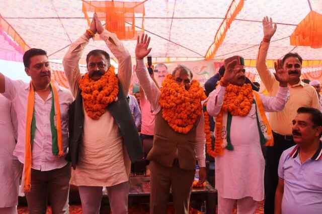 सतपाल रायजादा को जनता दे आशीर्वाद, अनुराग से करें सवाल, इतने सालों में क्यों कुछ नहीं किया: सुखविन्द्र सुक्खू
