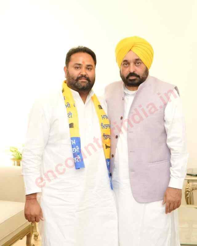 पंजाब: कांग्रेस को बड़ा झटका, राजा वडिंग का करीबी रिश्तेदार आप पार्टी में शामिल