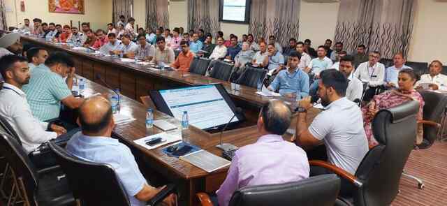 क्रिटिकल मतदान केंद्रों पर तैनात रहेंगे माइक्रो पर्यवेक्षक