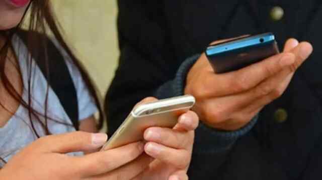 यूजर्स को तगड़ा झटका देंगी टेलीकॉम कंपनियां