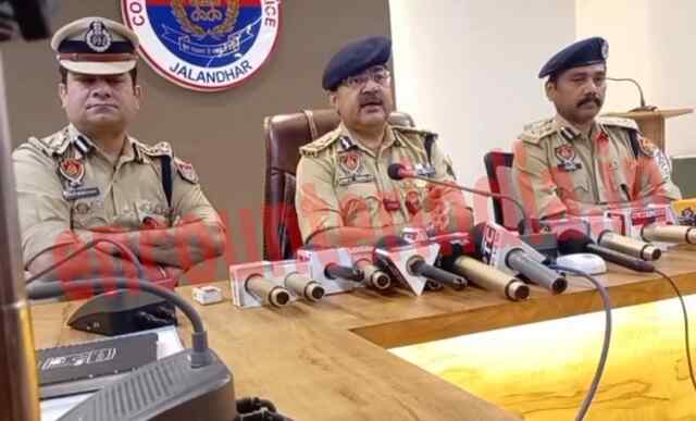 नशे को लेकर जालंधर पहुंचे लॉ एंड ऑर्डर के स्पेशल डीजीपी अर्पित शुक्ला, देखें  Live