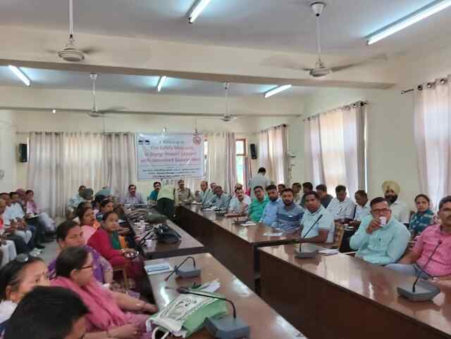 झुग्गियों में अग्निसुरक्षा एवं कानूनी अनुपालना पर कार्यशाला आयोजित