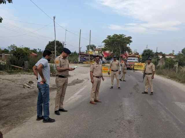 यातायात नियमों की अवहेलना करने पर काटे 187 चालान