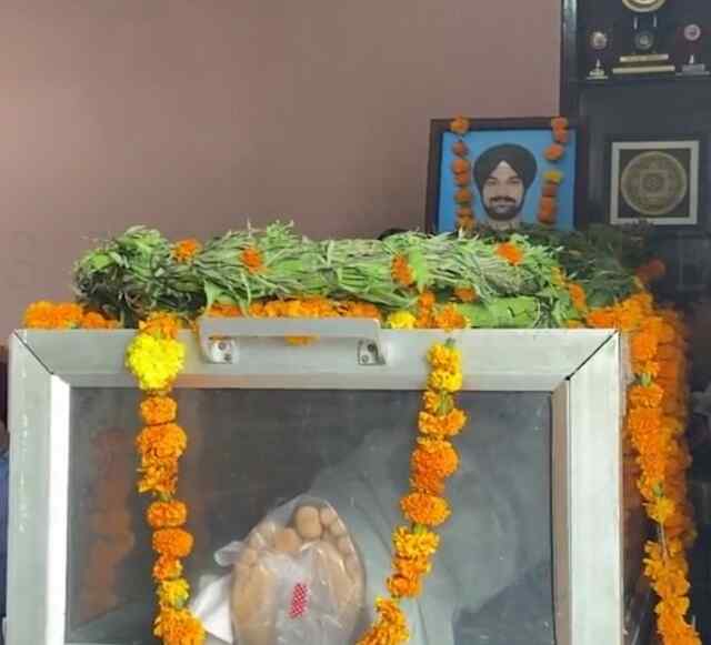 जालंधर : मेजर ने जम्मू-कश्मीर में खुद को मारी गोली, देखें वीडियो
