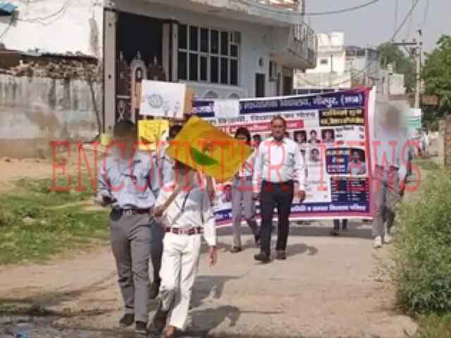 45 डिग्री तापमान में वोट के लिए गलियों में घूमे स्कूली बच्चें, कार्रवाई के आदेश