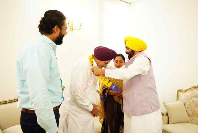 पंजाबः अकाली दल को बड़ा झटका, आप में शामिल हुआ यह नेता