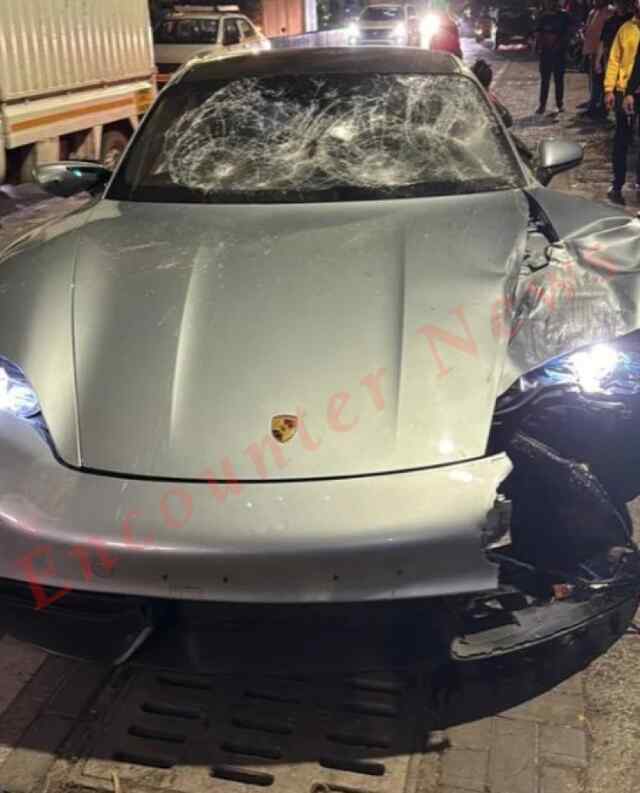 तेज रफ़्तार Porsche गाड़ी ने मोटरसाइकिल को मारी टक्कर, दो की मौत