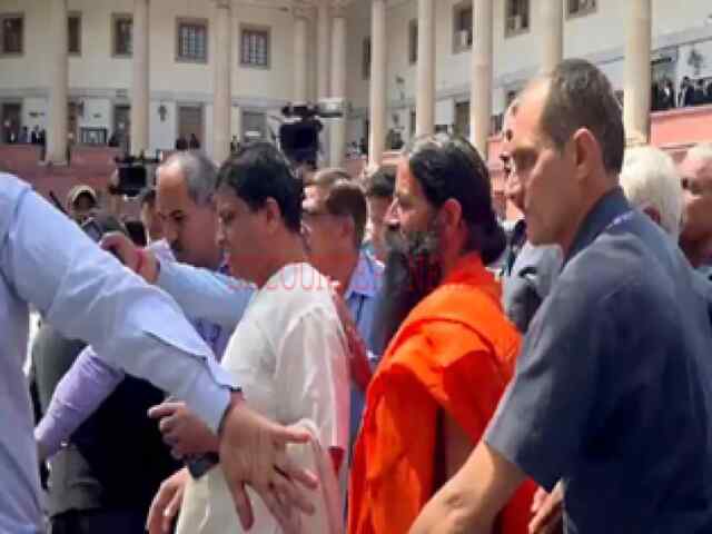 पतंजलि को एक और कोर्ट का नोटिस जारी, रामदेव और आचार्य बालकृष्ण को पेश होने के आदेश 