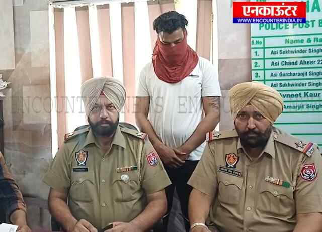 पंजाब :  फर्जी इंस्पेक्टर पिस्टल और कारतूस सहित गिरफ्तार, देखें वीडियो
