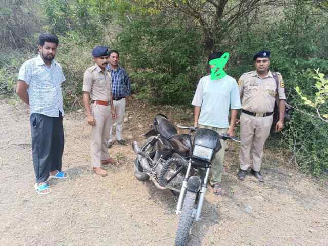 हरोली पुलिस ने पकड़े बाइक चोर, बाइक भी वरामद