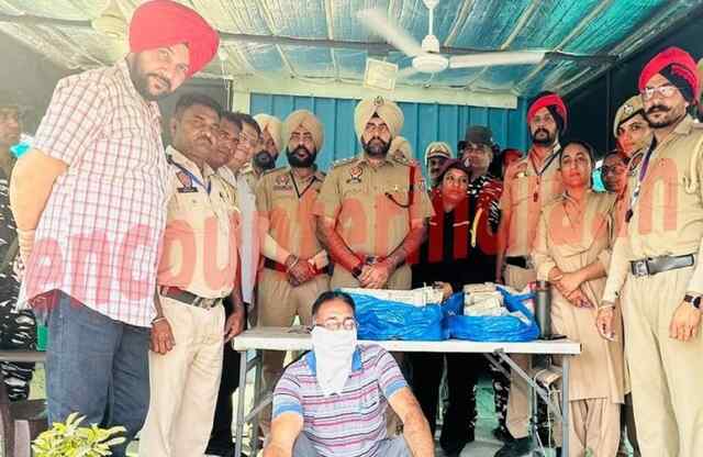 पंजाबः नाके पर बस में सवार व्यक्ति से 1 करोड़ 20 लाख की नगदी बरामद, देखें वीडियो