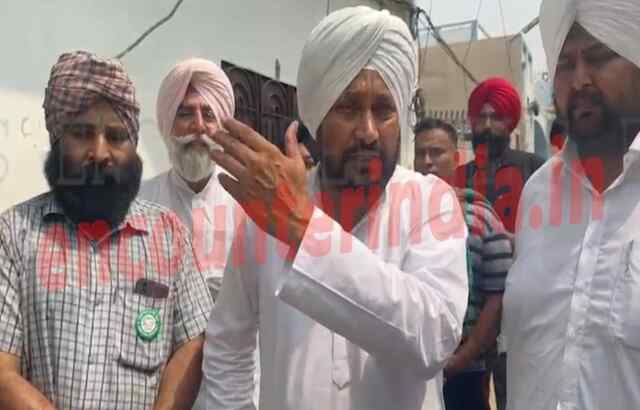 जालंधरः नजरबंद किए गए किसान नेताओं के घर पहुंचे चन्नी, सरकार पर साधे निशाने, देखें वीडियो